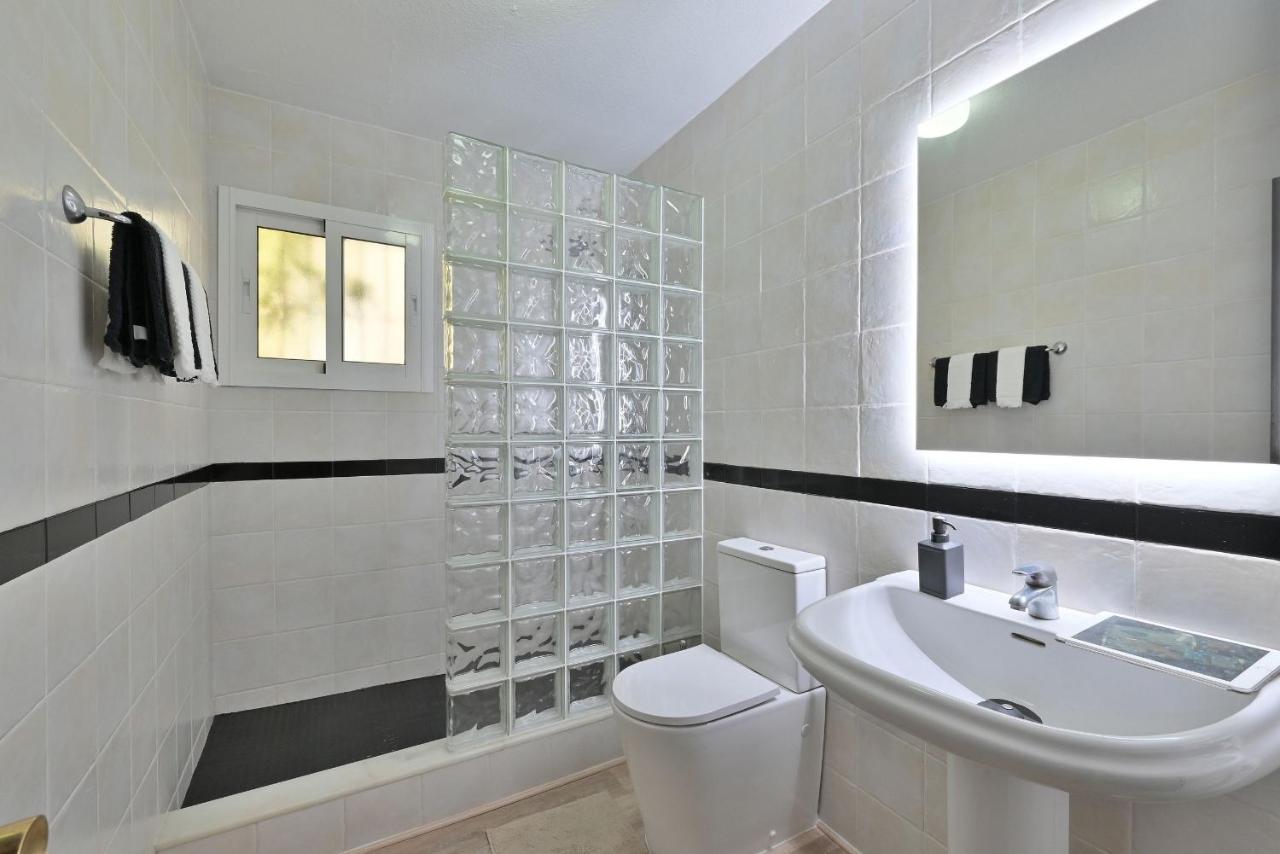 Bungalow With Large Terrace In A Quiet Park - Beach Nearby Sitio de Calahonda Buitenkant foto